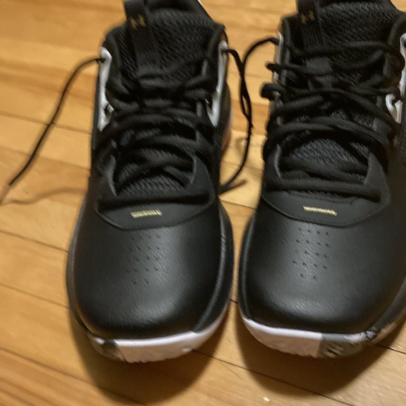 Mens Under Armour shoes - Picture 6 of 8